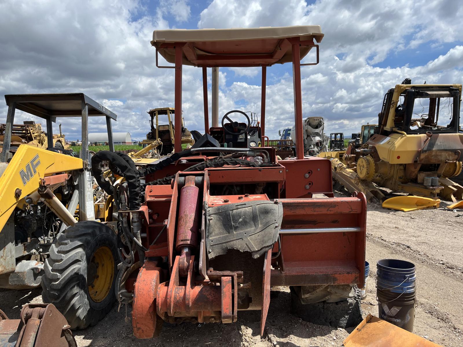 ./imagenes/INVOICE/2019/17566/ZANJADORA DITCH WITCH 8020T (13).JPG